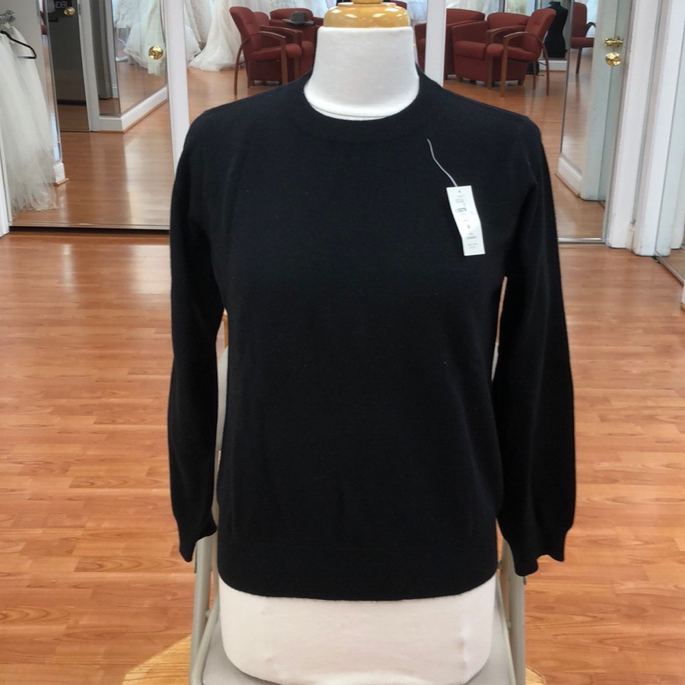 Women’s black cashmere sweater